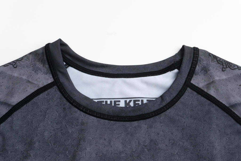 The Kelt Rashguard Ancient Legacy von Golden Nation – Detailansicht 4
