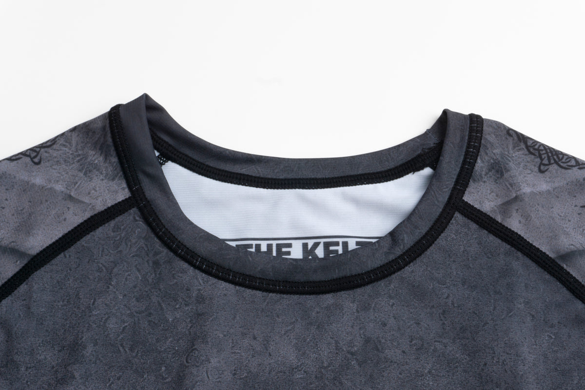 The Kelt Rashguard Ancient Legacy von Golden Nation – Detailansicht 4