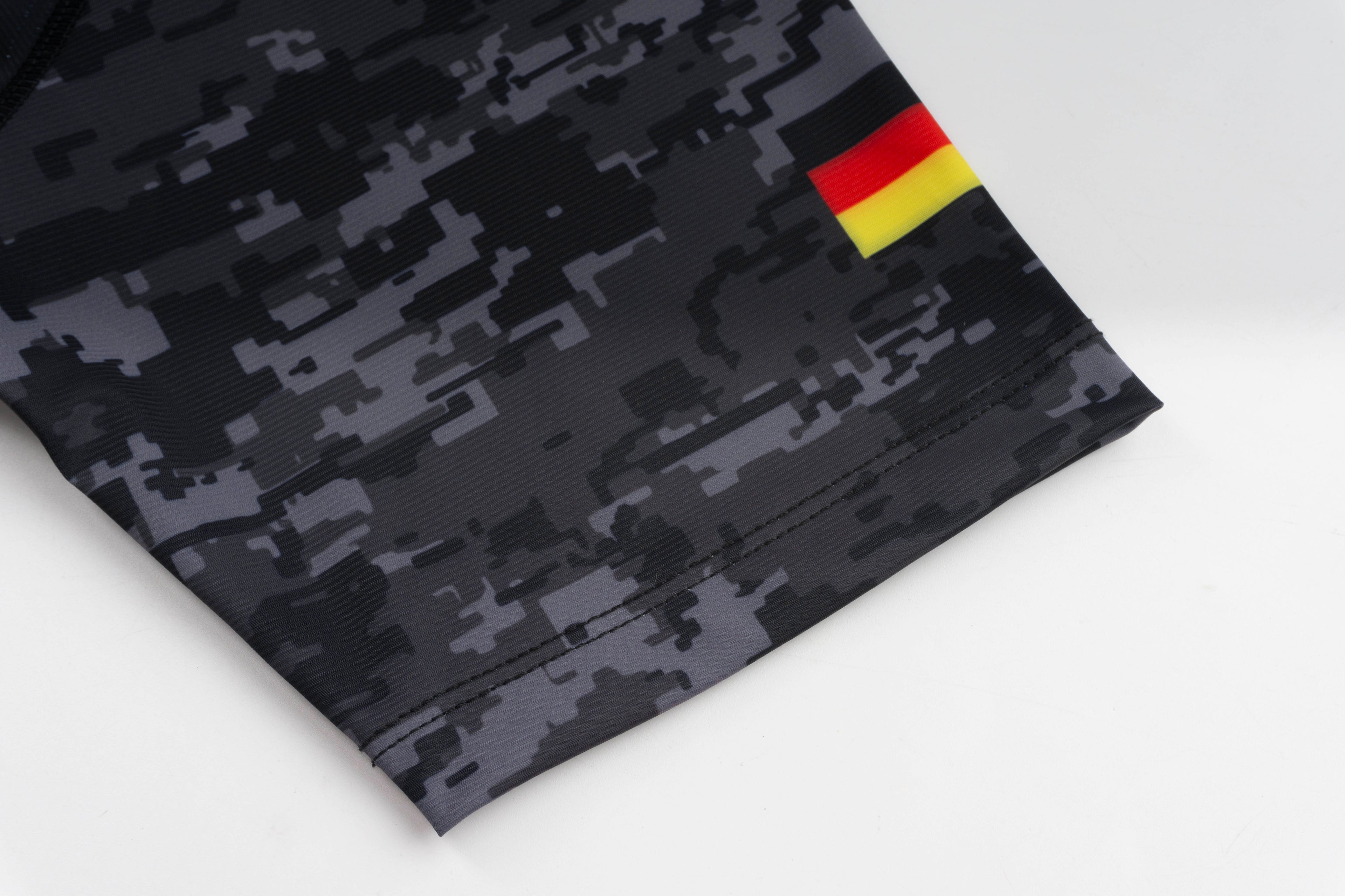 Deutschland - Rashguard (Schwarz Camo)