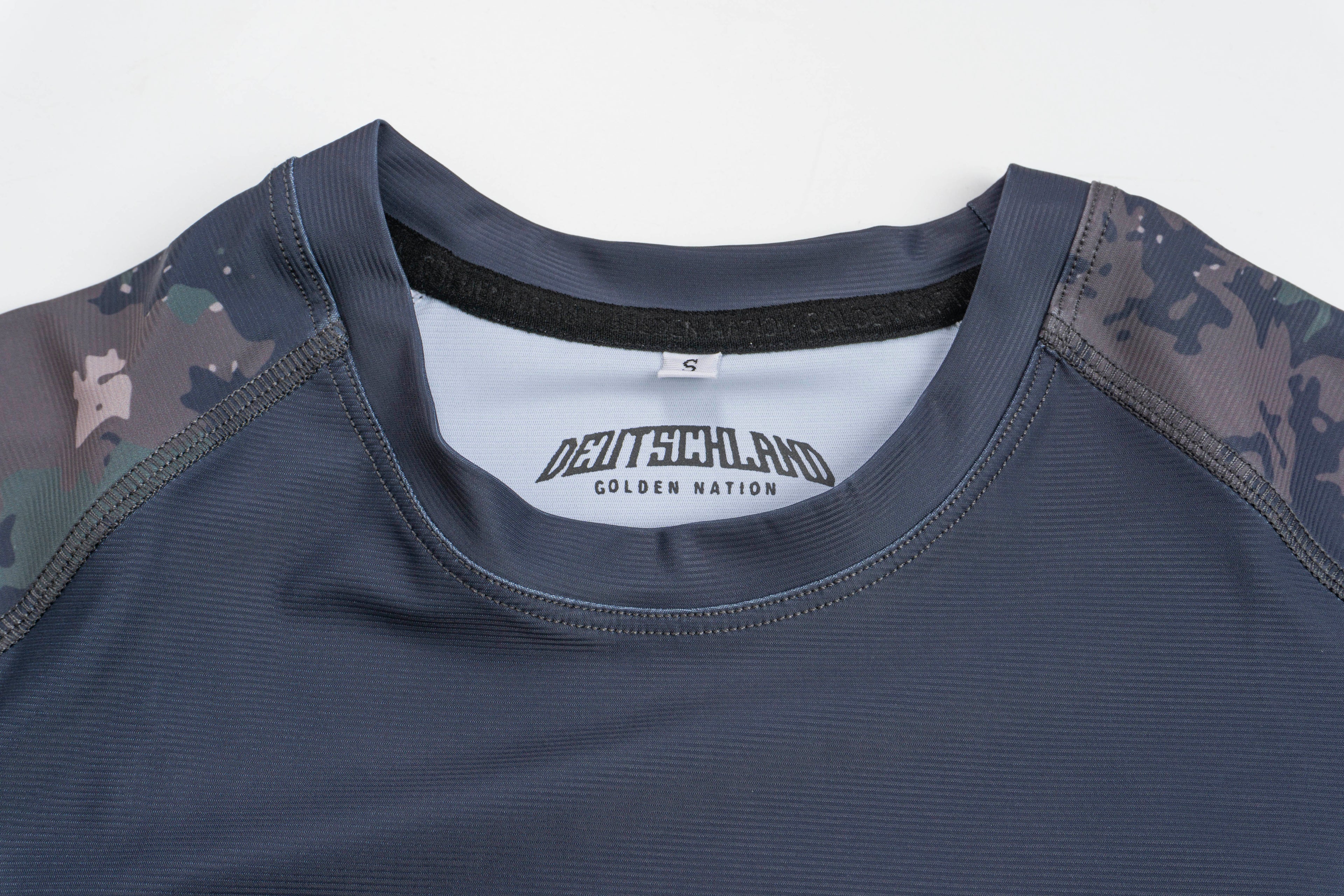 Deutschland - Rashguard (Gunmetal Camo)