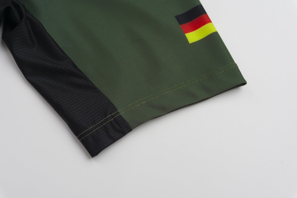 Golden Nation Deutschland Rashguard Grün – Detail